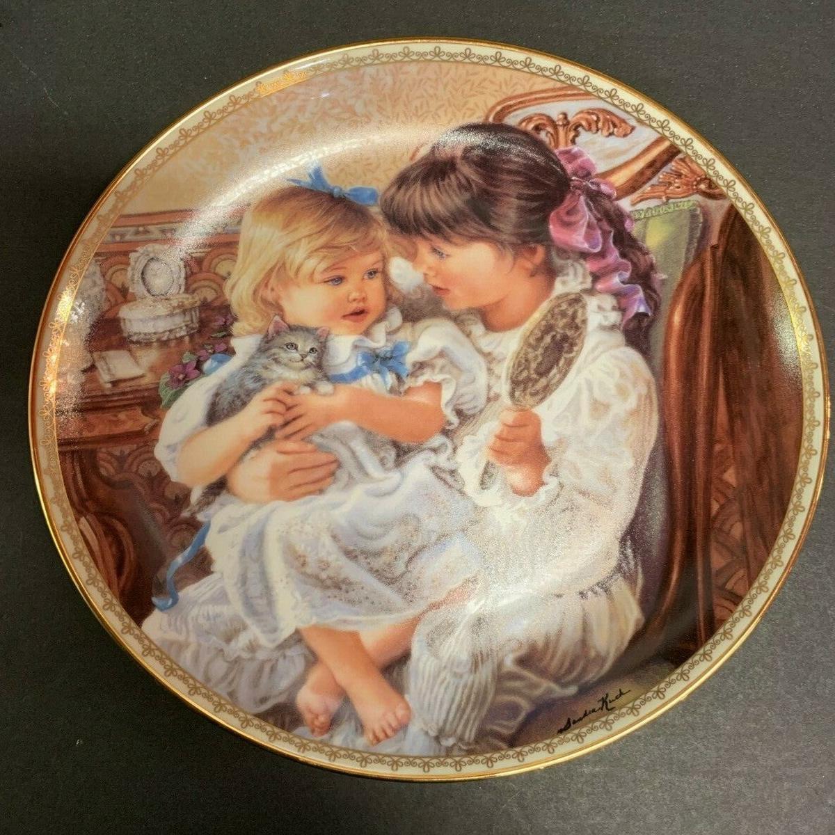 """8"""" Beautiful Little Girls Brushing Hair Kitten Sandra Kuck Sisters Plate 4295D"""